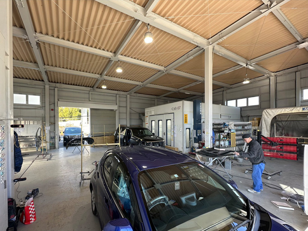 流山市の自動車鈑金塗装工場